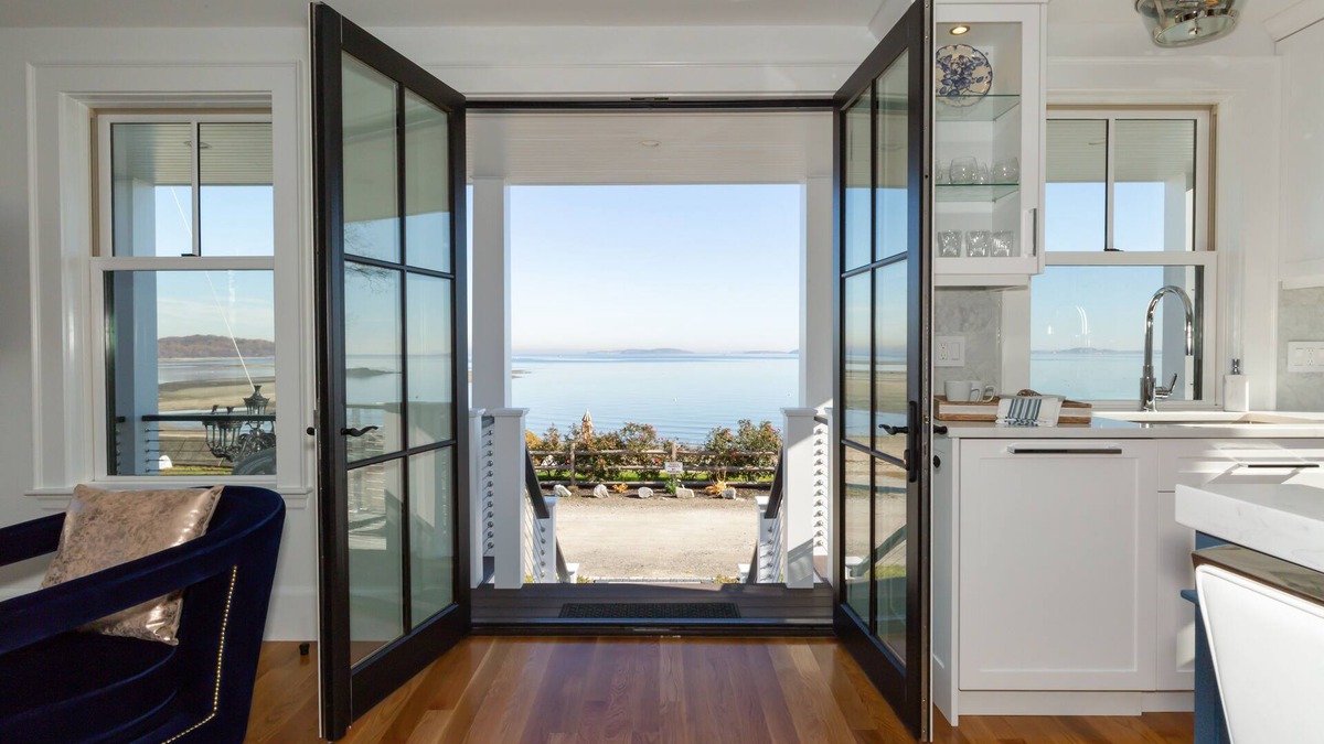 Quincy House | Luxury Oceanfront Bayside Jewel