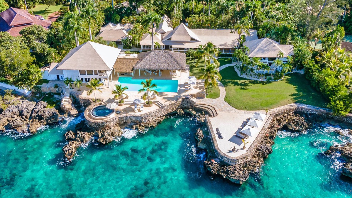 Punta Aguila House | Luxury Oceanfront Villa fully staffed 12 bdrms/bthrms
