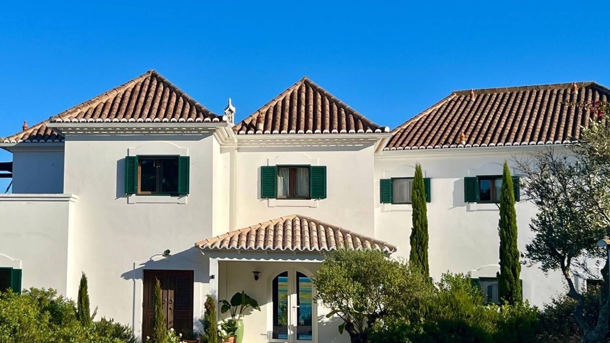 Malhao House | Luxury Oceanfront Villa - Catered & Serviced with Private Boat & Skipper