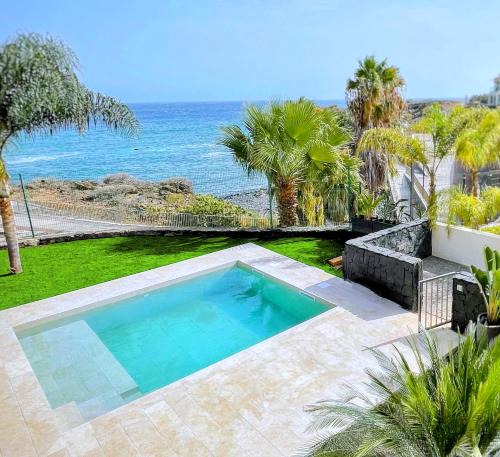 Complejo turistico Amarilla Golf Villa | Luxury Oceanview Villa de Nava with heated private pool