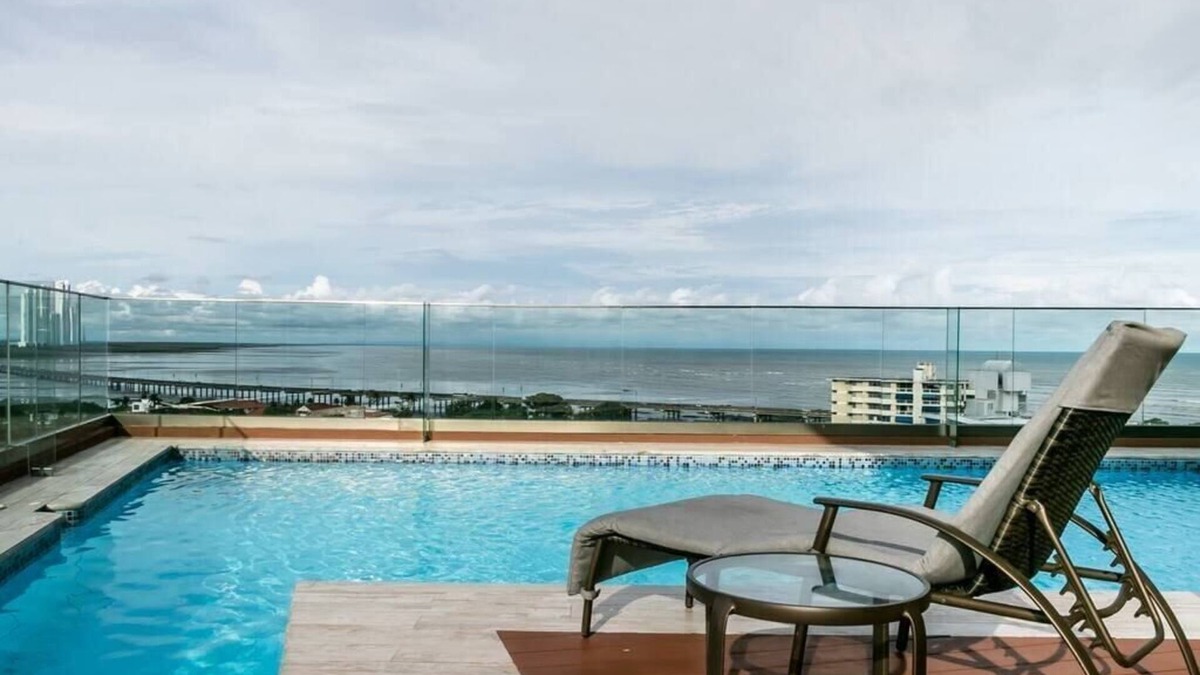 Tumba Vieja Apartment | Luxury Oceanview 2 Bedroom apt w parking and balcony