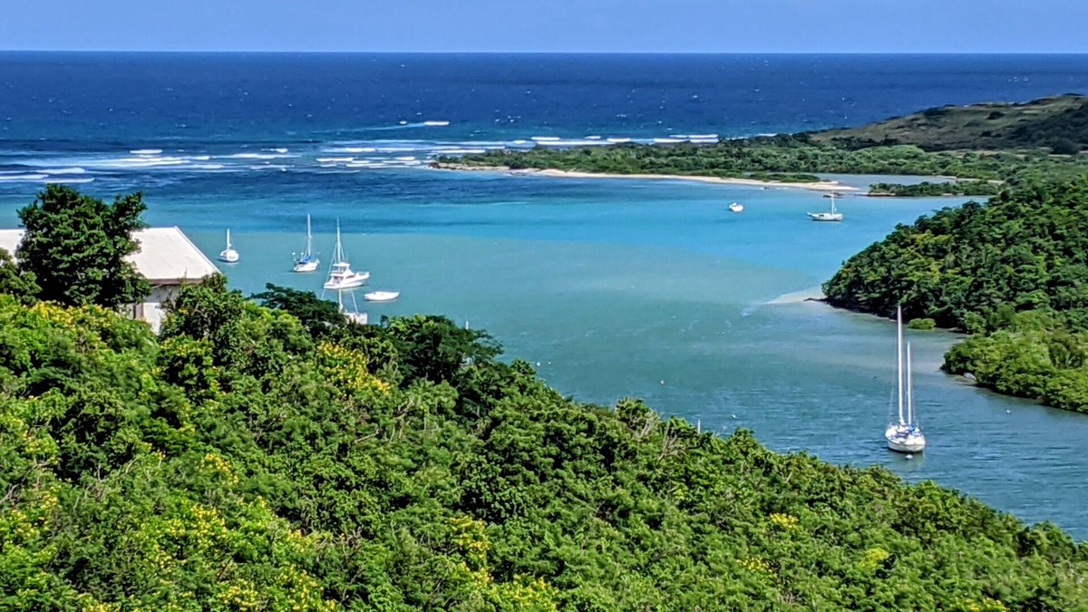 Estate Morning Star North Cottage | Luxury Off-Grid Cottage - Amazing views - North Central Island