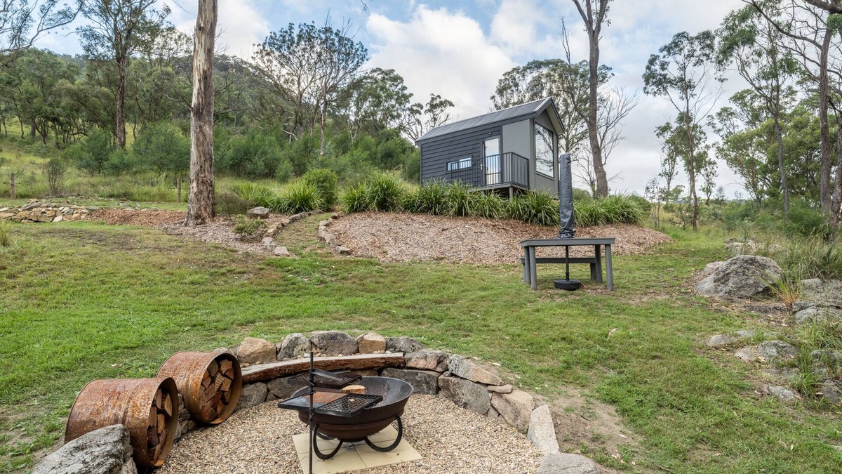 Joadja Cabin | Luxury Off-Grid Tiny House in the beautiful Southern Highlands