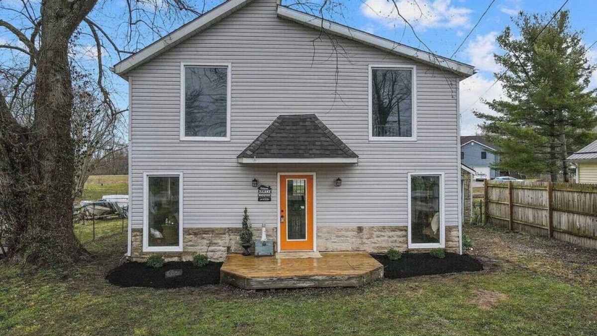 Millersport House | Luxury on Lakeside: Beautiful monthly rental near the lake