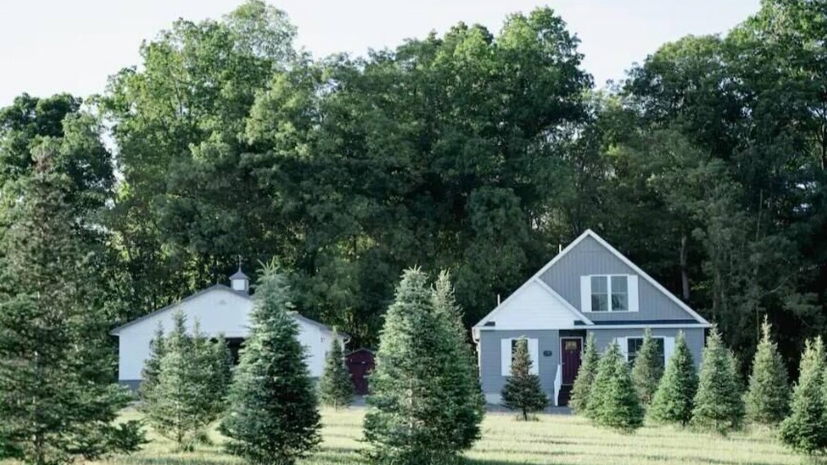 Town of Reading House | Luxury on Seneca Wine Trail, 3 King Beds with Awesome Country View