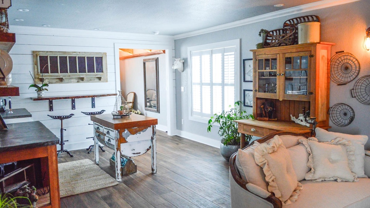 Milton-Freewater House | Luxury on the farm: private guesthouse overlooking year round creek.