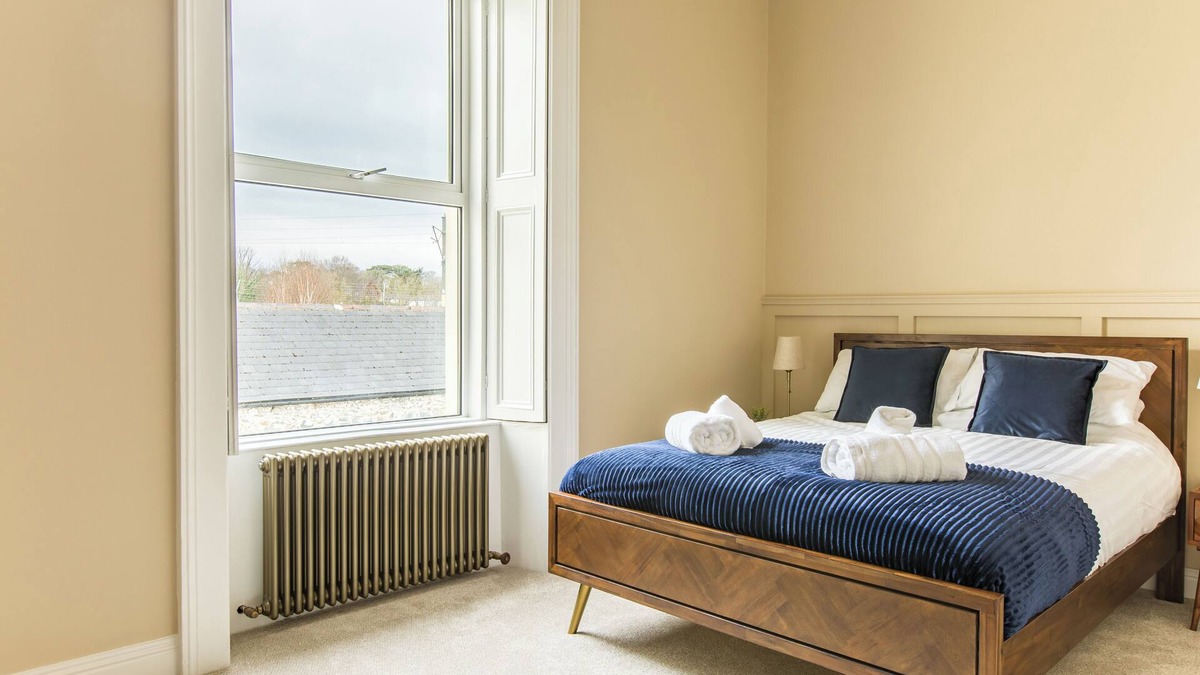 Greystones Apartment | Luxury one-bed apartment for up to 5 people in historic Greystones building