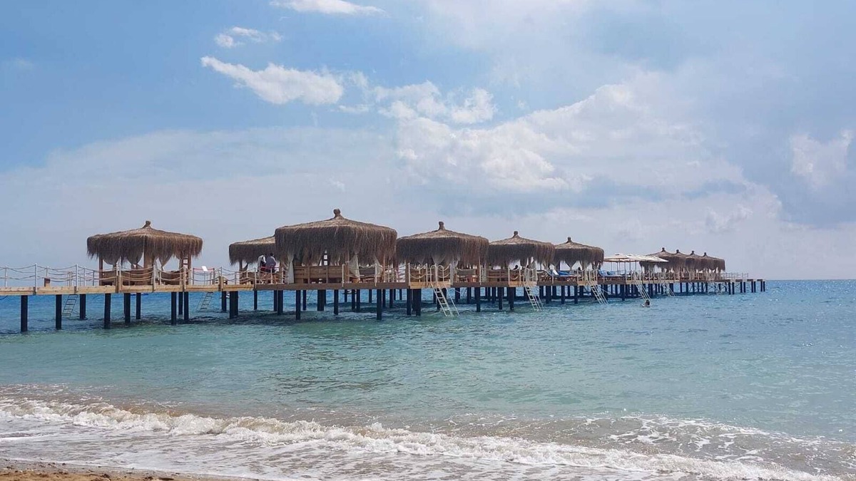 Gastria Apartment | LUXURY ONE-BEDROOM APARTMENT IN SEAFRONT COMPLEX WITH PRIVATE BEACH