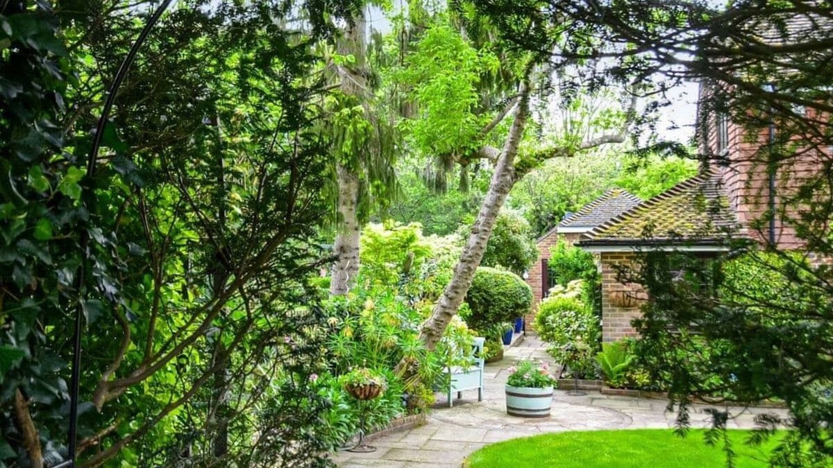 Henfield Cottage | Luxury one bedroom cottage