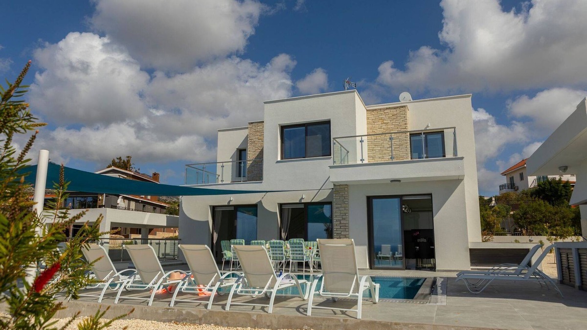 Paphos Villa | Luxury Paphos Villa | Villa Aldebaran | 5 Bedroom Villa | Private Swimming Pool.