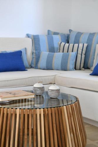 Glisidia Villa | Luxury Paros Villa Villa Ianthe Striking Beauty 4 Bedrooms Glisidia