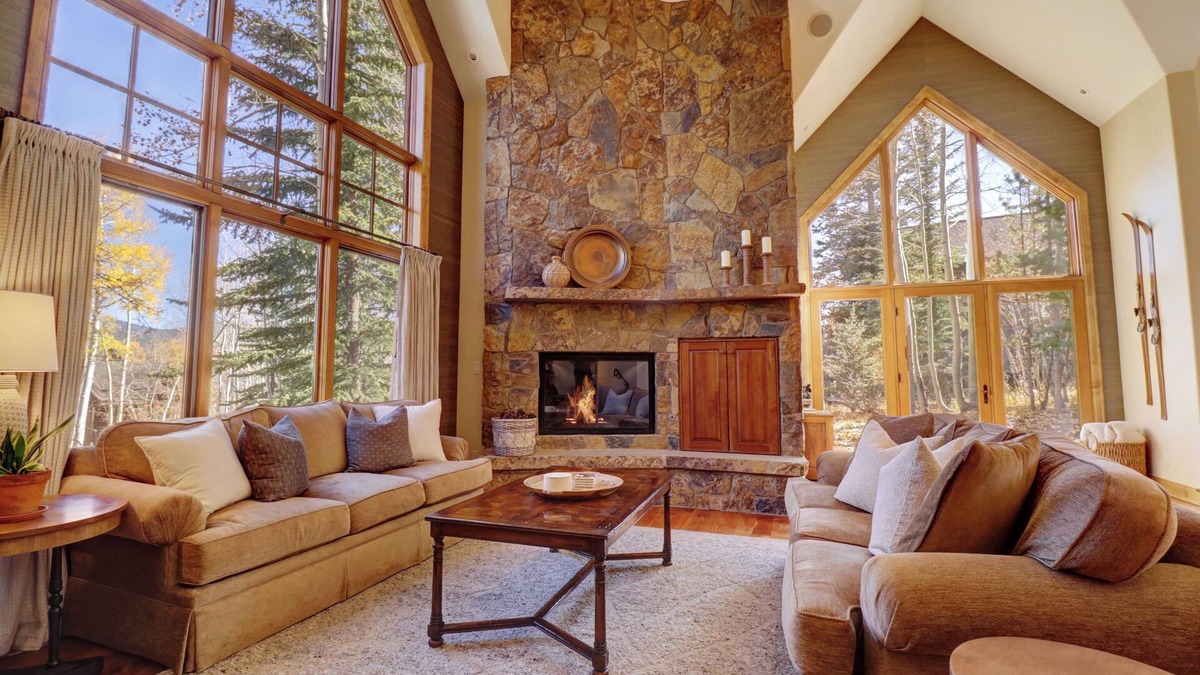 Three Peaks House | Luxury Peakside Escape - Private Hot Tub 3 Bedroom + Loft