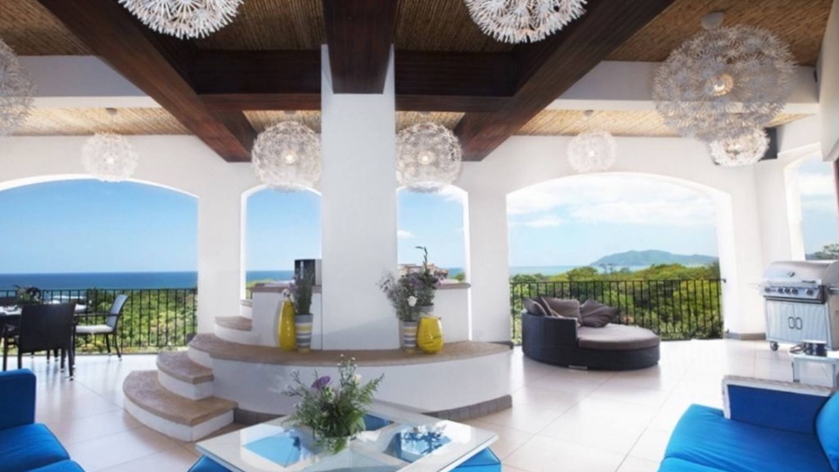 Playa Langosta House | Luxury Penthouse - 5BR/6BA, Pool Table, Jacuzzi and Expansive Ocean Views