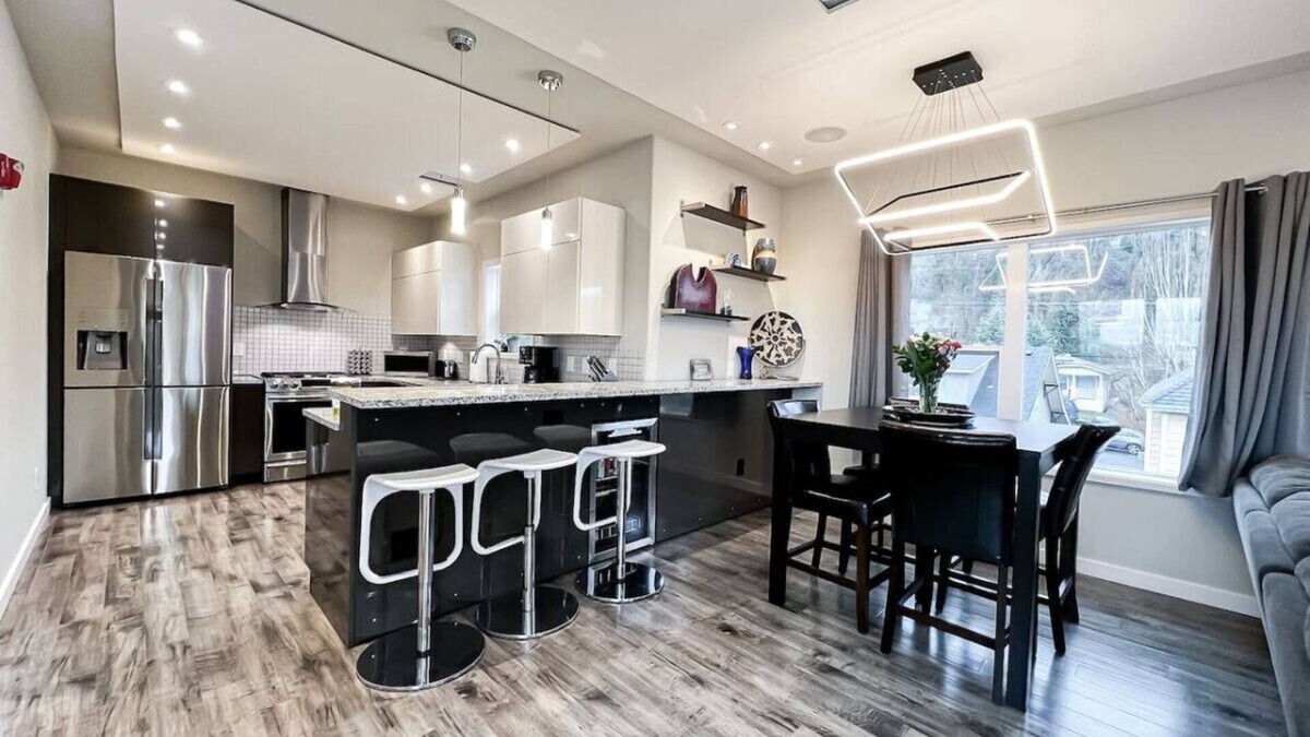 Lair Hill Condo | Luxury Penthouse: City, Mountain & River Views