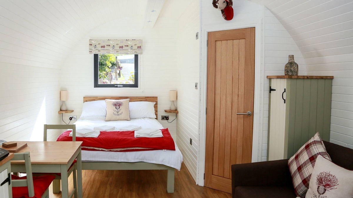 Lasswade Apartment | Luxury Pod with Garden View at Kevock Vale Park