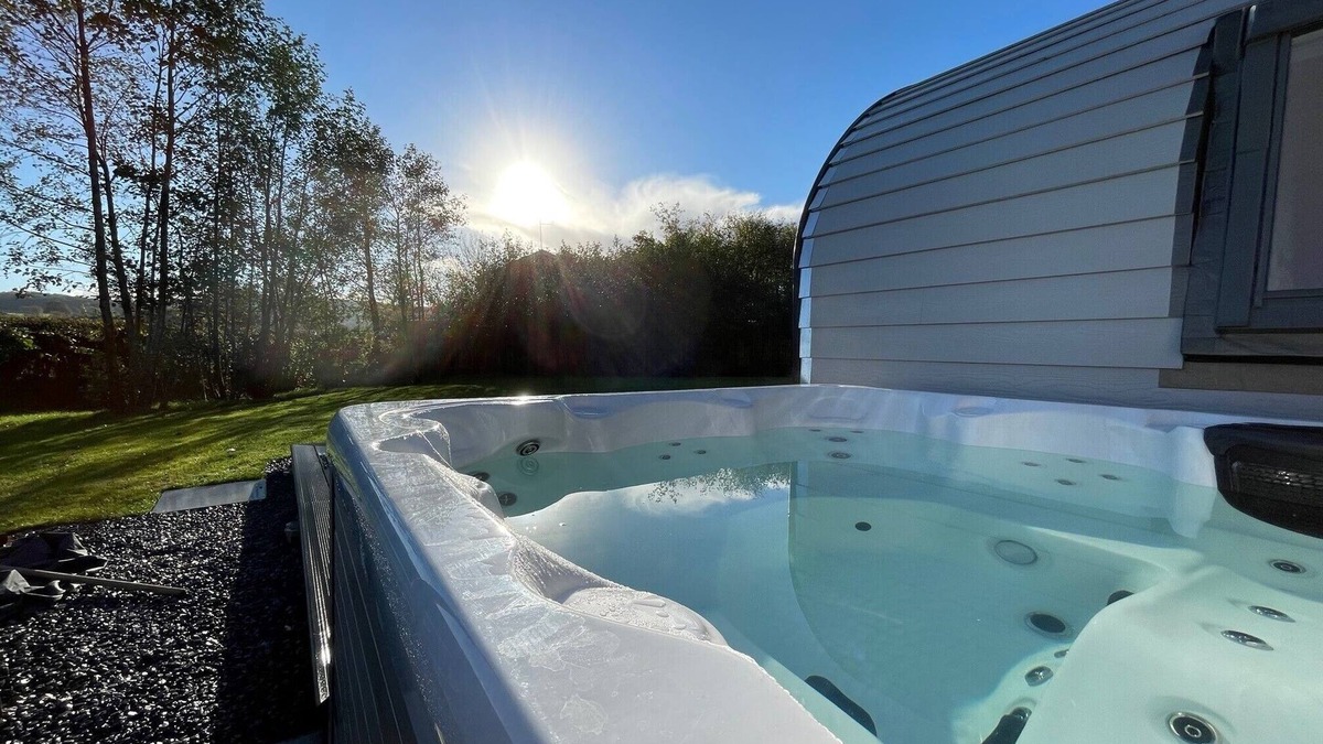 Llangadog Cabin | Luxury Pod with Hot tub and Large Private Garden