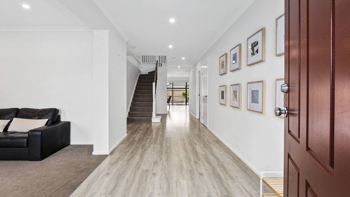 Sanctuary Lakes House | Luxury Point Cook Home 30 mins to Melb CBD!