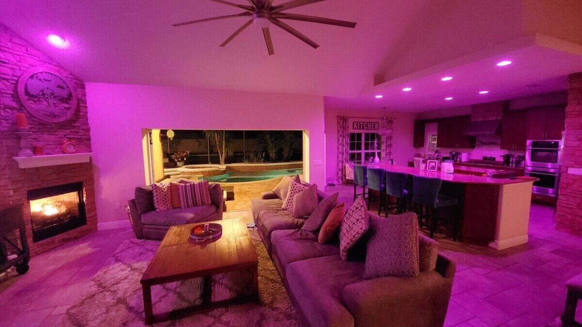 Plymouth House | * Luxury Pool * Hot Tub * 86 Inch TV *