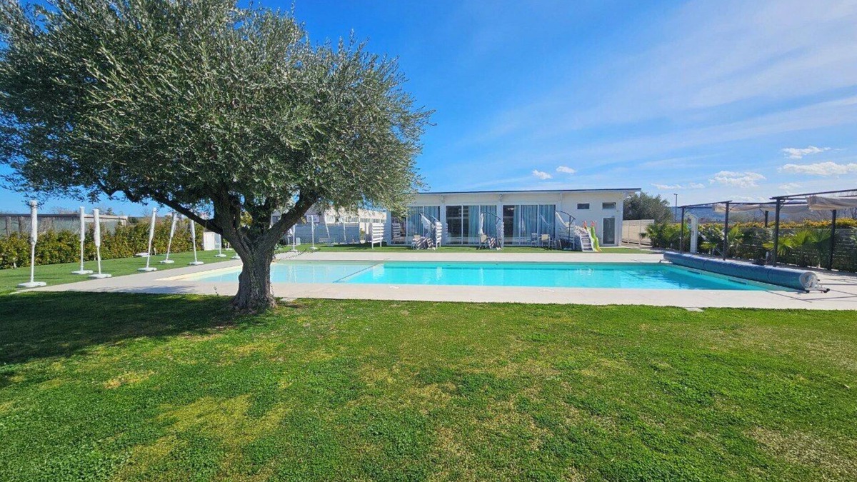 Spoltore Hotel | Luxury pool Suites - Città Bianca