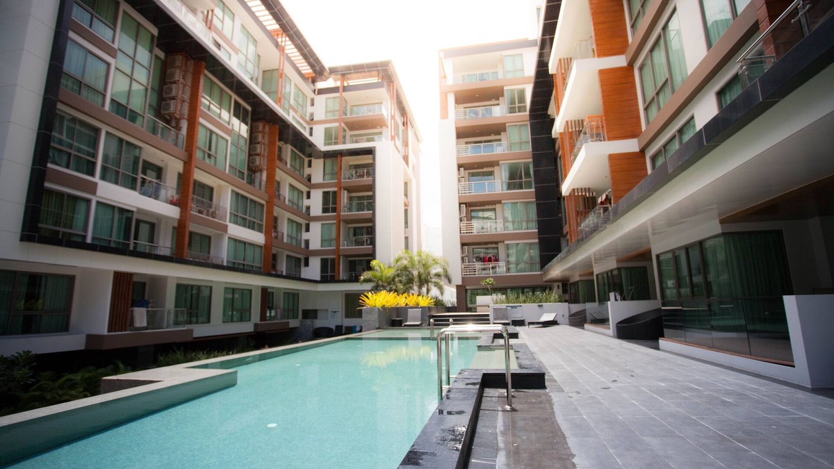 Pattaya Bay Apartment | Luxury Poolside in the Heart of Pattaya