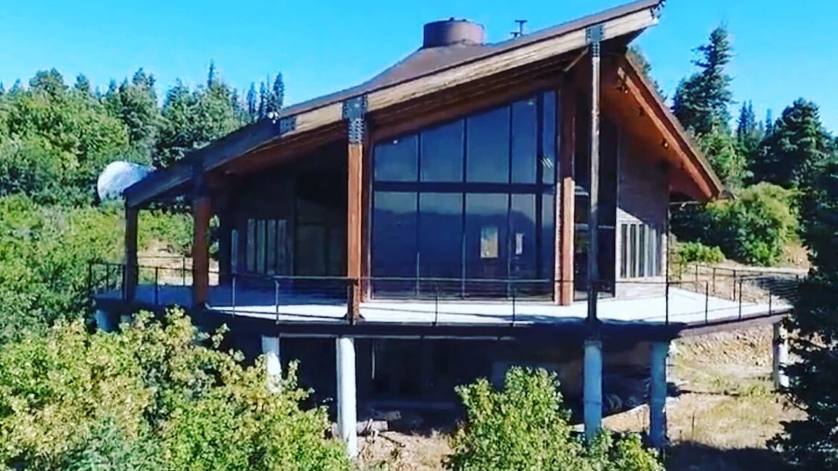 Silver Summit Cabin | Luxury Private Cabin. Spectacular setting! Amazing Views, 80 acres, Hot Tub