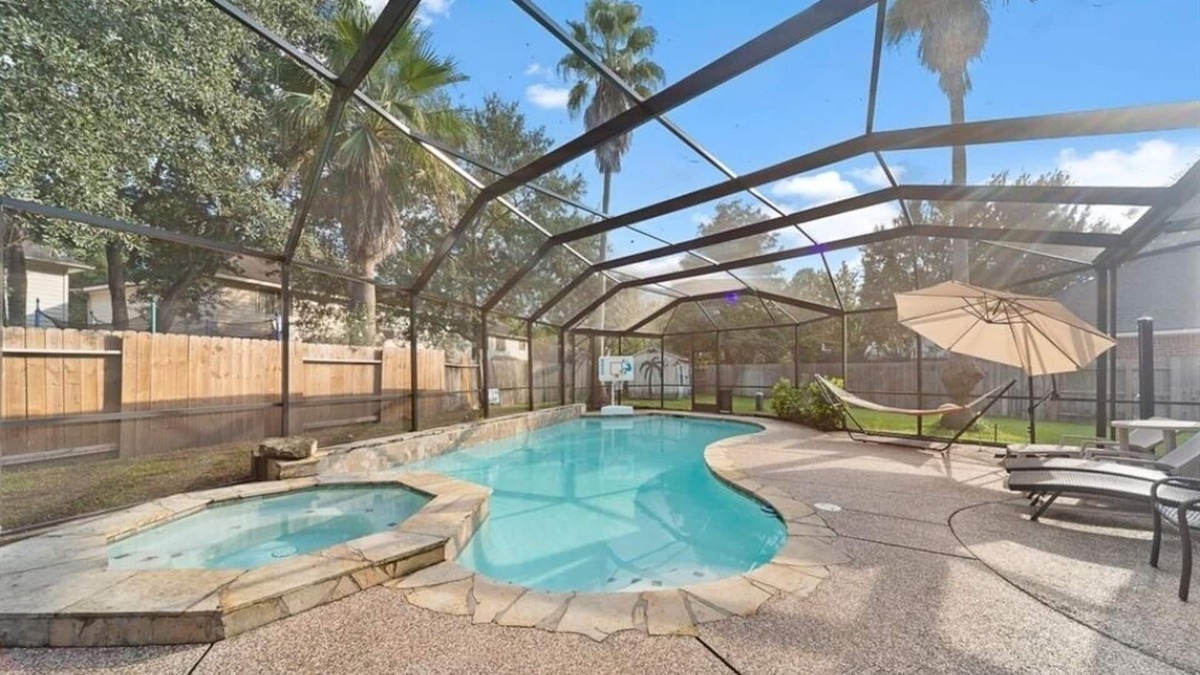 Barker House | Luxury private enclosed pool spa king bed