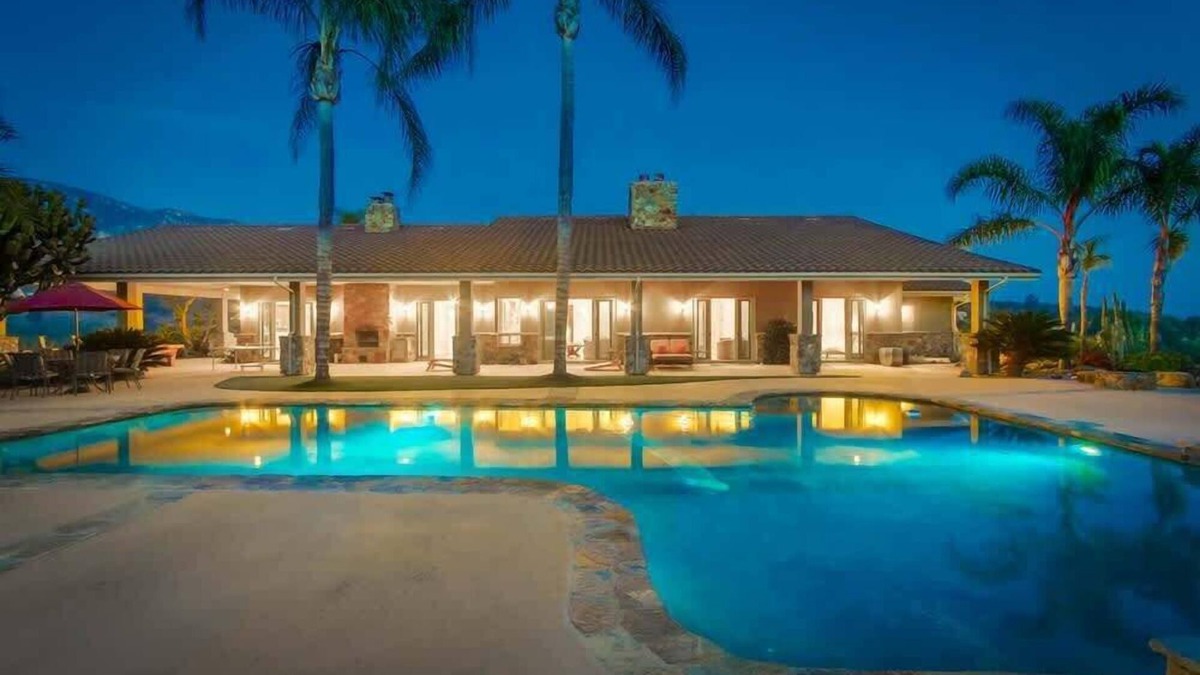 Poway House | Luxury Private Estate | Pool & Pickleball Court