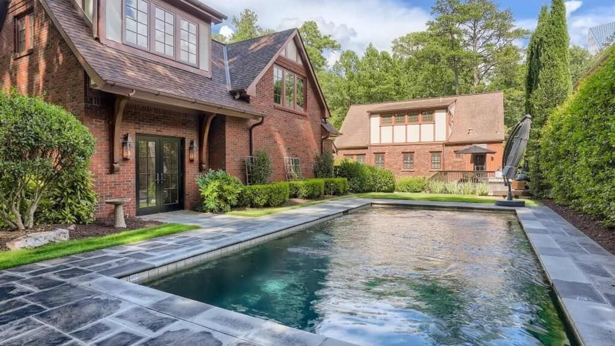 Buckhead House | Luxury/Private Guesthouse with a Pool in ATL - Garage Parking Pet Friendly!