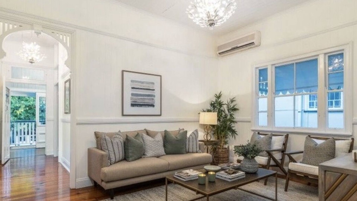 Annerley House | Luxury Queensland Awaits! Sleeps 8, 3 car parks