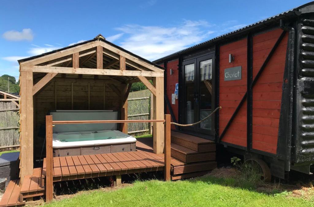 Longtown Apartment | Luxury Railway carriage with own private hot tub