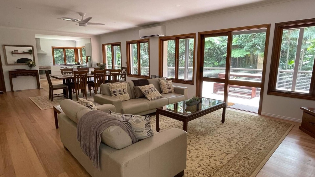 North Tamborine House | Luxury rainforest retreat on Mt Tamborine only few minutes from shops