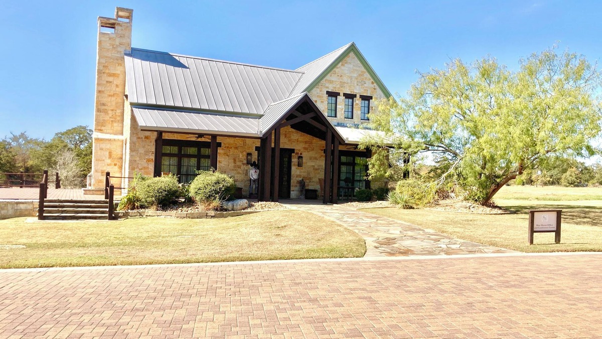Anderson House | Luxury Ranch house near College Station