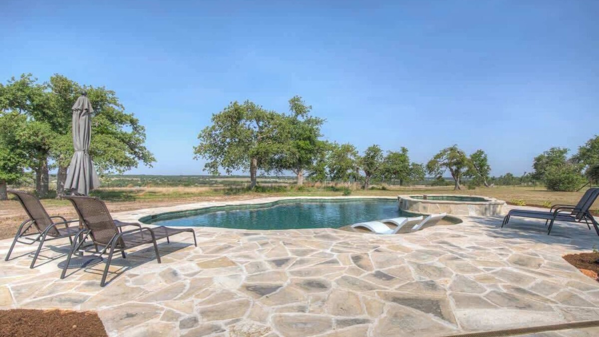 Fredericksburg House | Luxury Ranch W/pool-hot Tub-near Fred!