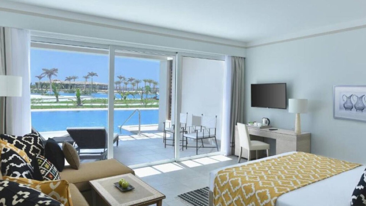 El Quseir Hotel | Luxury Red Sea Resort for Adults | 4 Swim-Up Rooms, Tennis, Yoga, Spa & Pools