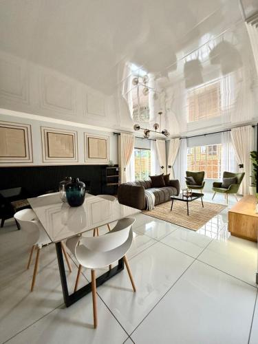 Middelburg Apartment | Luxury Redefined Home
