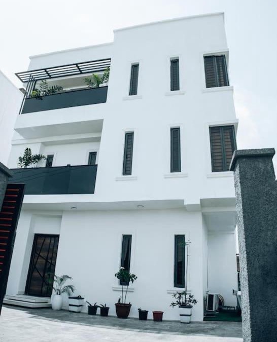 Ikoyi Villa | Luxury redefined with our 5 bedroom getaway palace