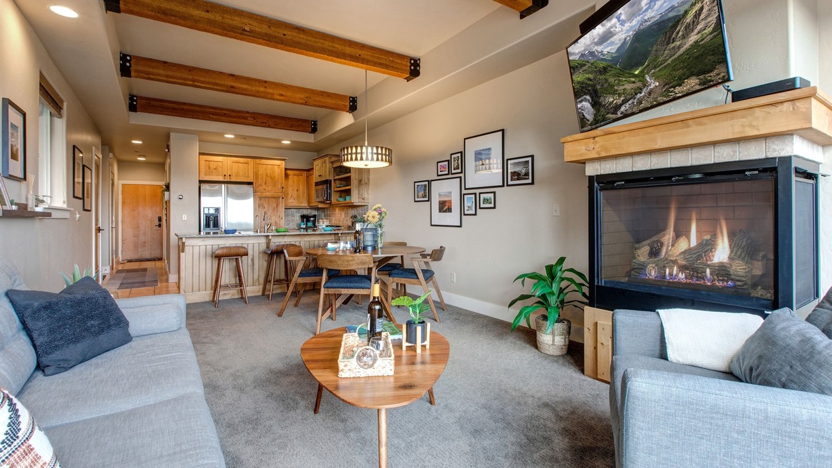 Kimball Junction House | Luxury Redstone Condo, Hot Tub, Shopping, Trails & Recreation Center -Park City Newark 77