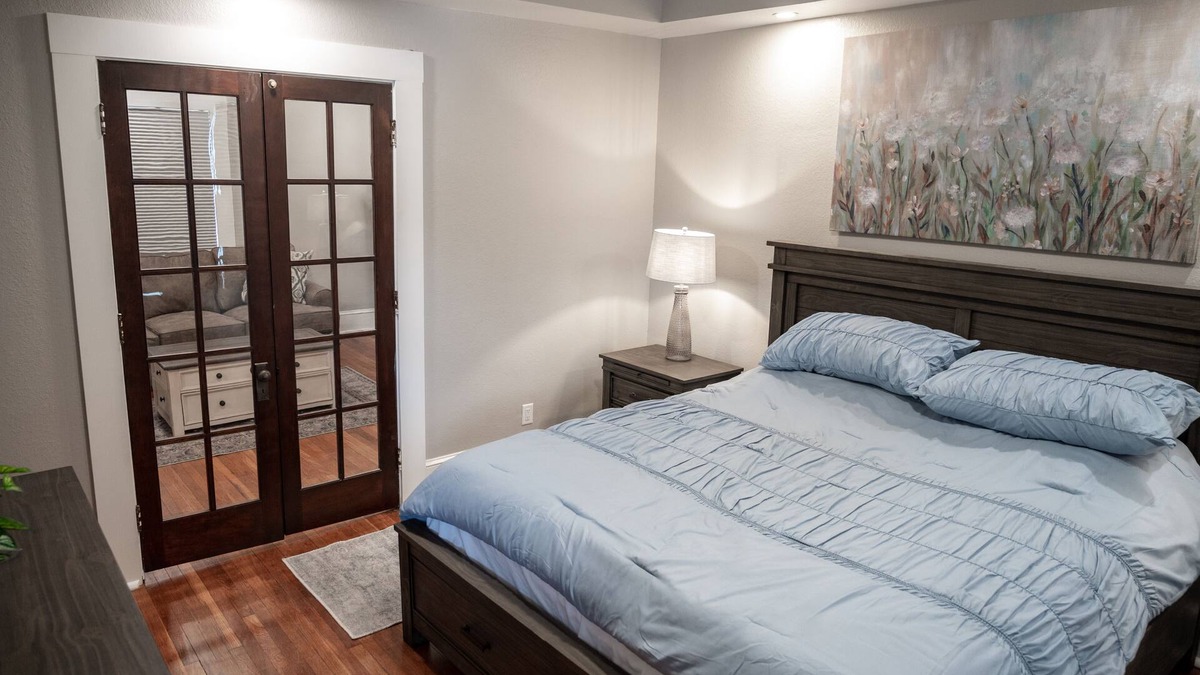 Richmond Apartment | Luxury Remodeled Apartment