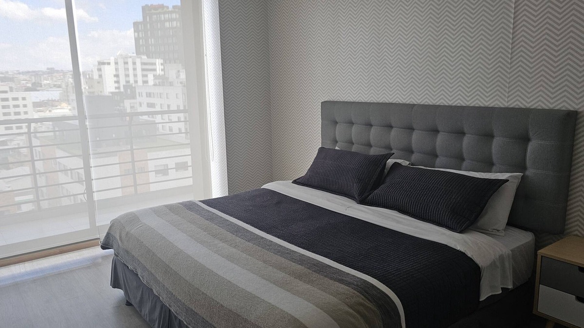 La Carolina Condo | Luxury Residence Suites 2 BedRoom Condo Modern Pool GyM Sauna Rooftop