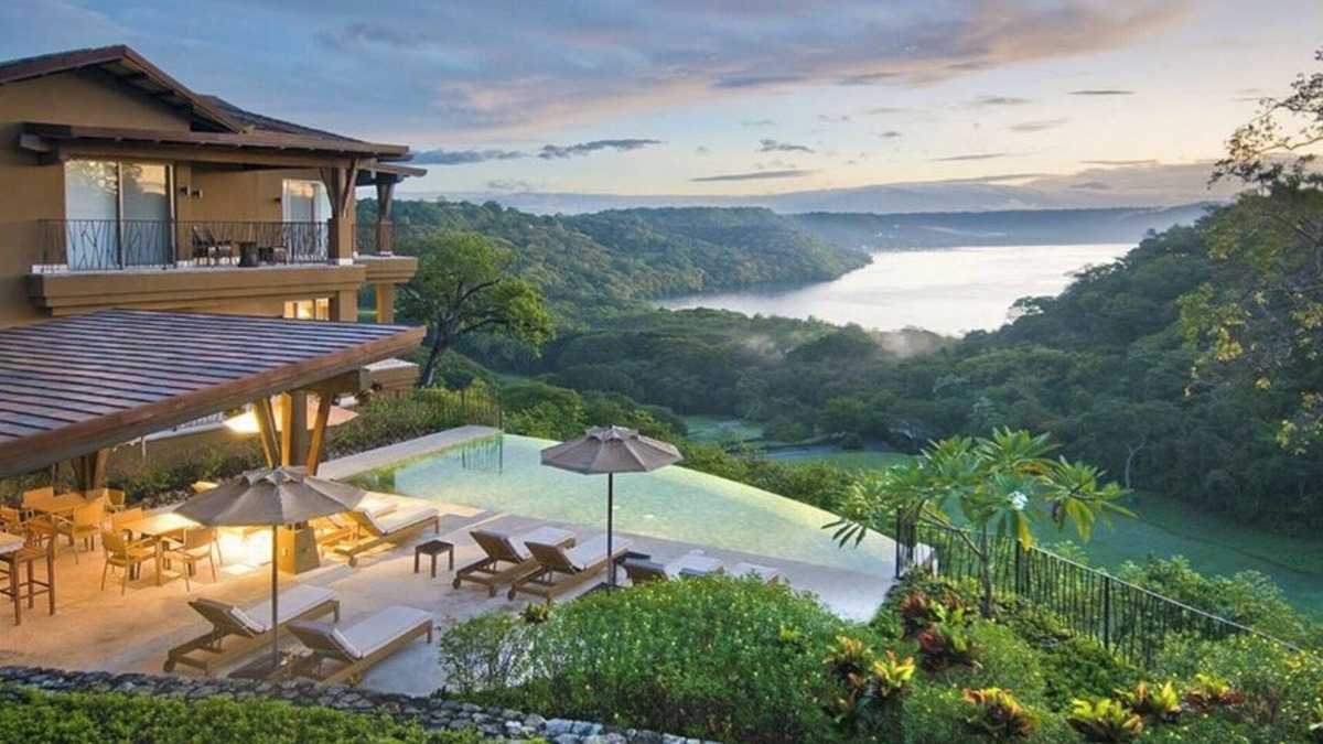 Papagayo Peninsula Condo | Luxury Retreat with Oceanfront Views in Peninsula Papagayo - Golf Cart Included!