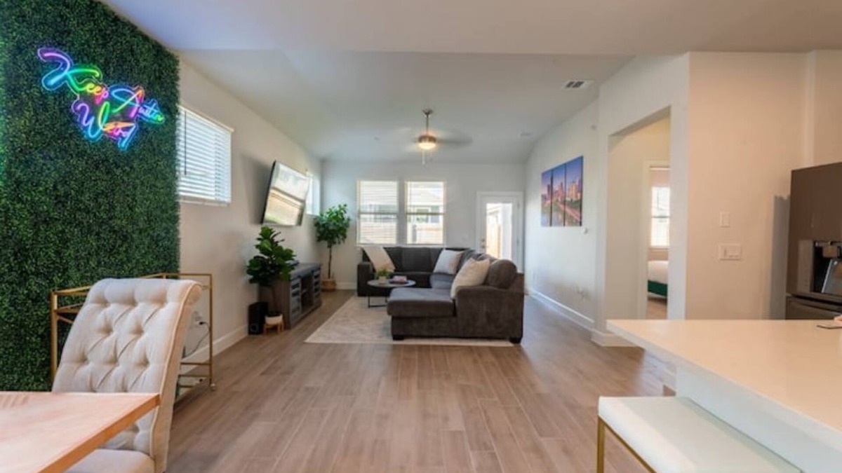 Austin House | Luxury Retreat-5 min to COTA-15min to Downtown ATX, 7 min to Airport-Concourse