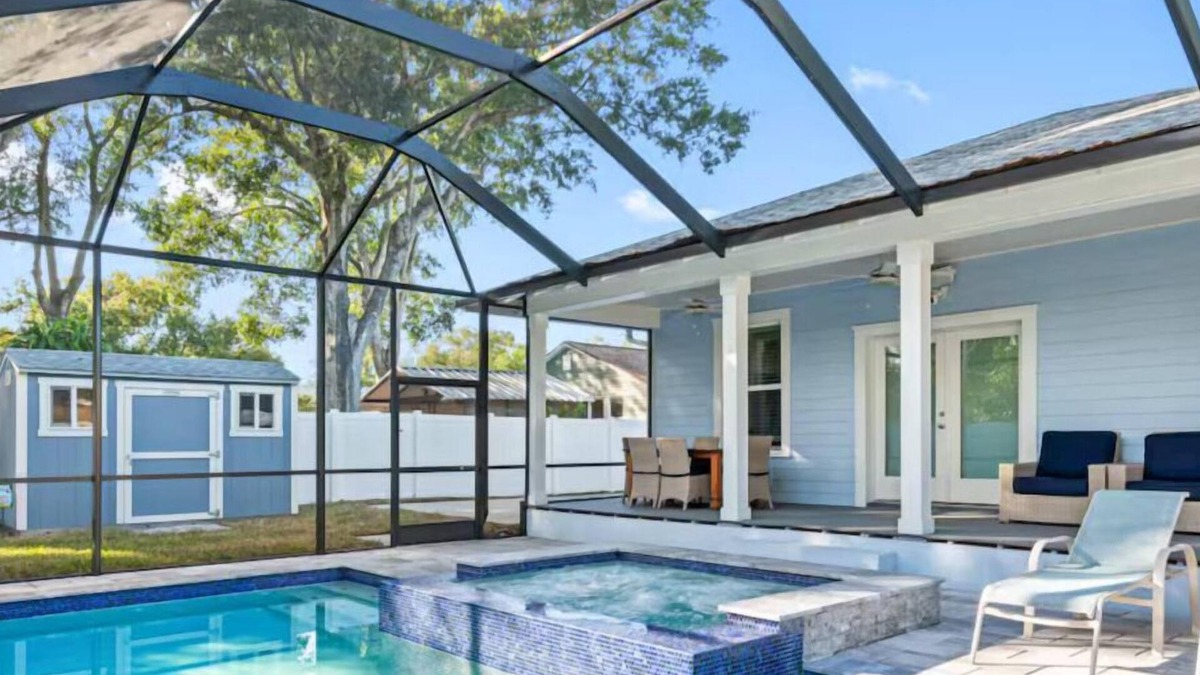 Riverside Heights House | Luxury Retreat Hot Tub Private Fenced Yard