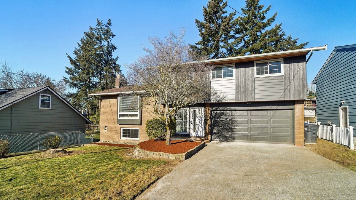 White Center House | Luxury Retreat near beaches, Only 12 miles to Seattle