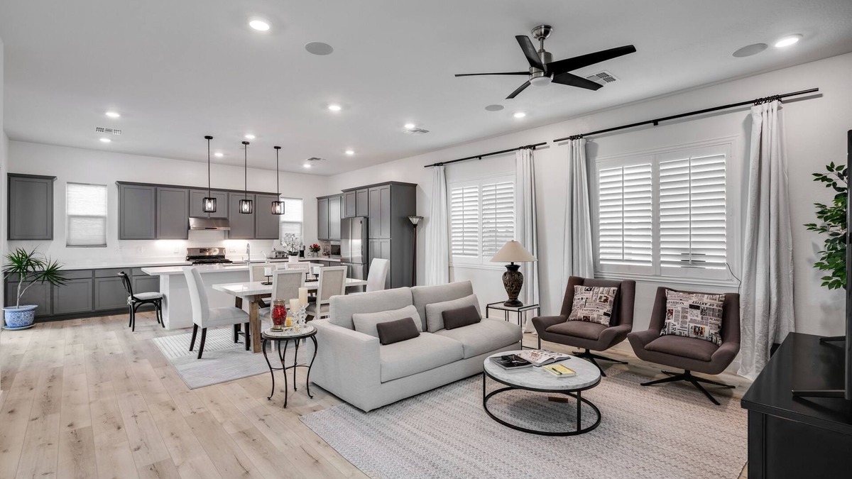 Peoria House | Luxury RH Furnished-Modern Home-Super Clean -All 5 stars review-Great Location