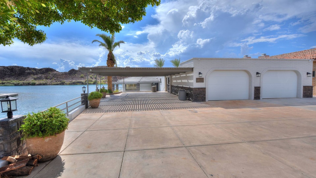 Moovalya Keys House | Luxury River Front House - Moovalya Keys