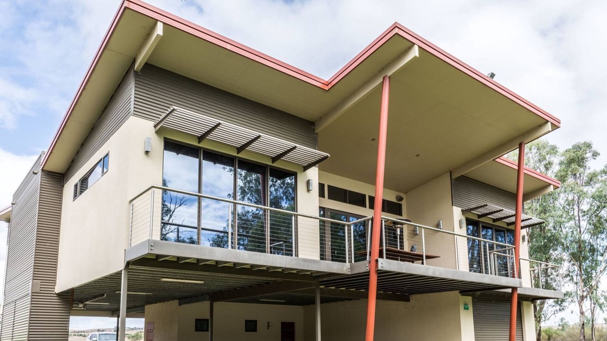Bowhill House | Luxury River Side House - Bowhill