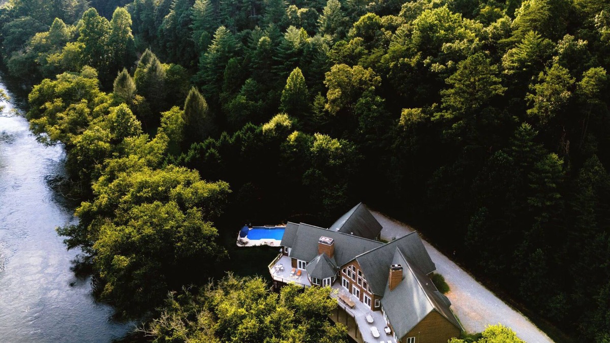 Mineral Bluff House | Luxury Riverfront Pool Theater Games Hot Tub