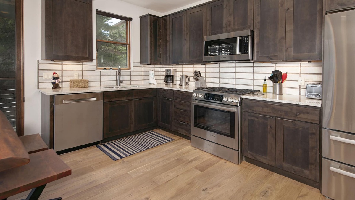 Silverthorne Condo | Luxury Riverside Condo 5 minutes off I70. Two king beds, well equipped kitchen.