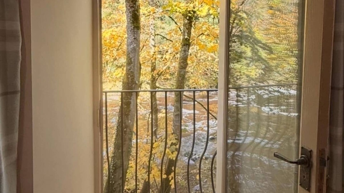 Aysgarth Cottage | Luxury Riverside Cottage by Aysgarth Falls: Perfect for Walkers & Nature Lovers