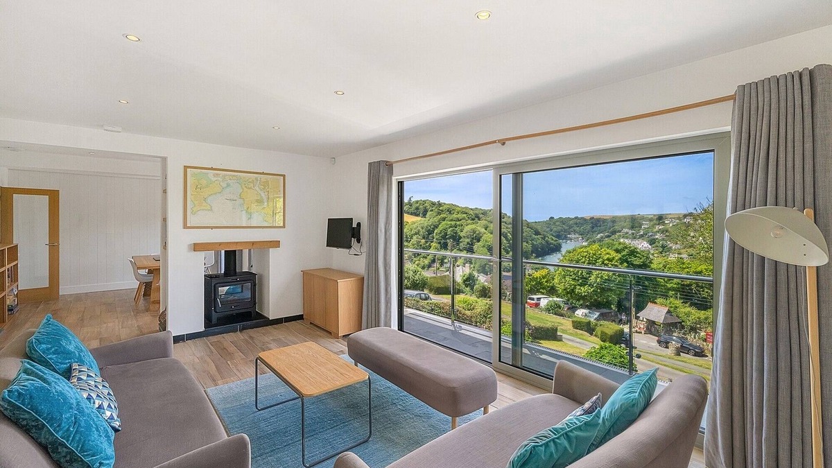 Noss Mayo House | Luxury Riverside getaway in Noss Mayo with stunning views over the River Yealm